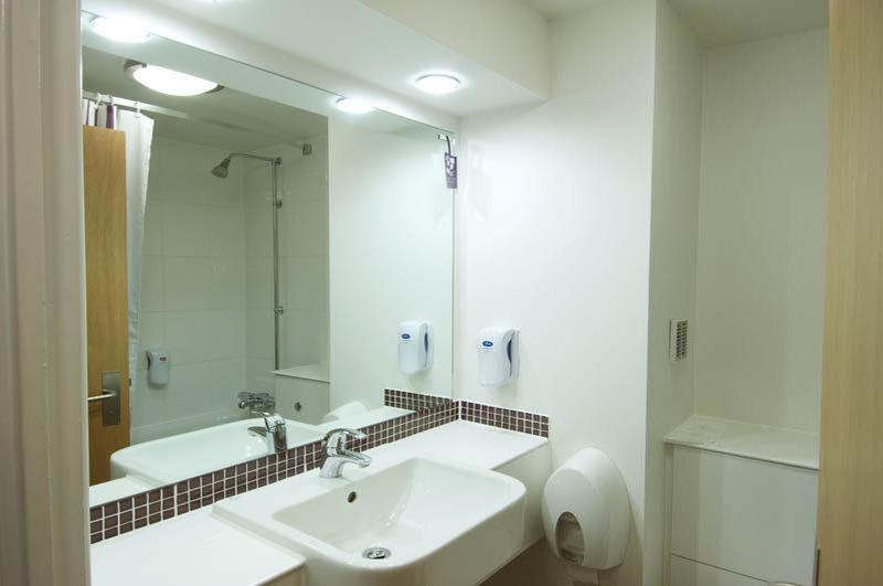 Premier Inn Premier Inn Wirral Greasby Extérieur photo