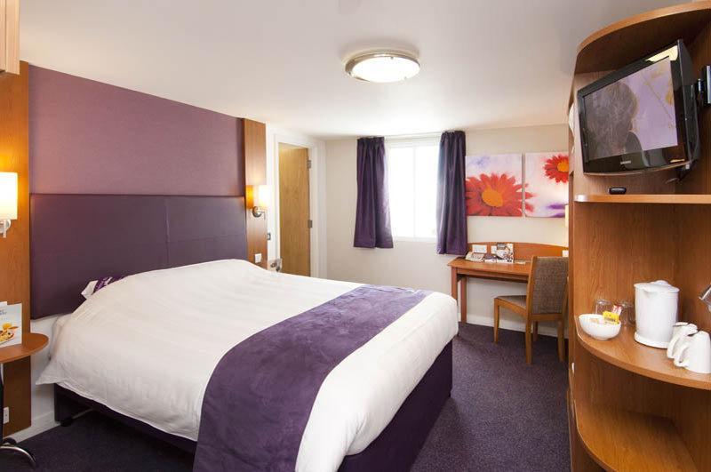 Premier Inn Premier Inn Wirral Greasby Extérieur photo