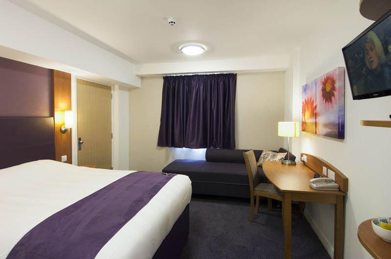 Premier Inn Premier Inn Wirral Greasby Extérieur photo
